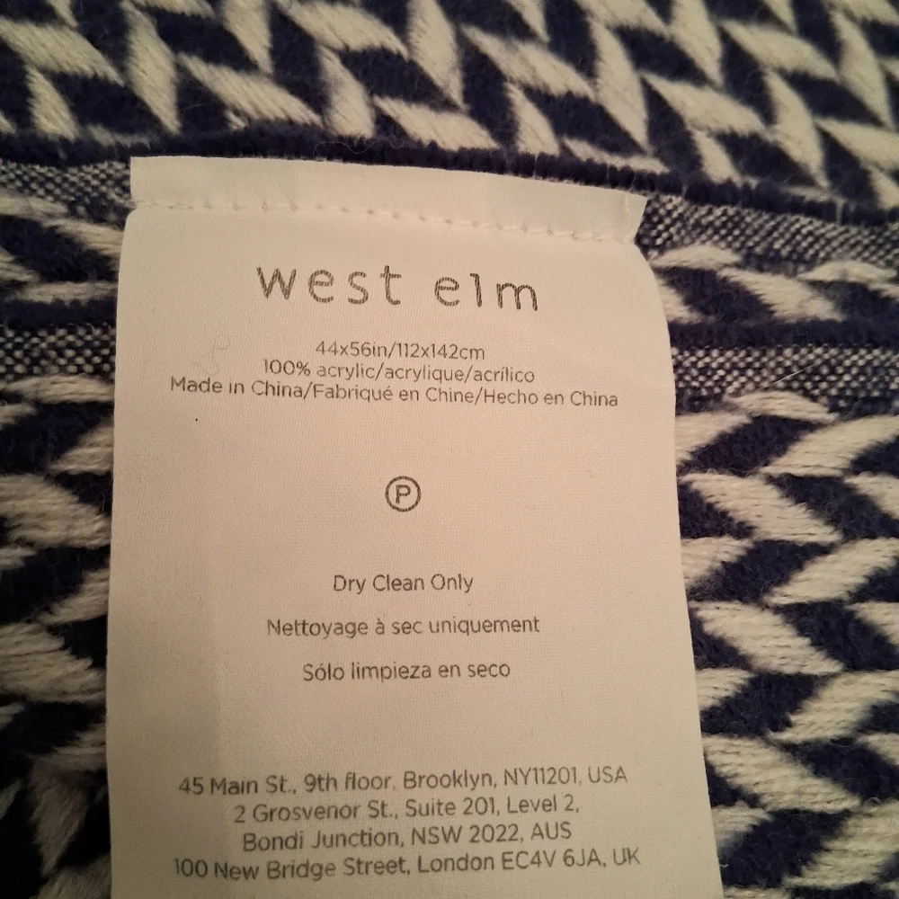 WEST ELM Lightweight Throw 55